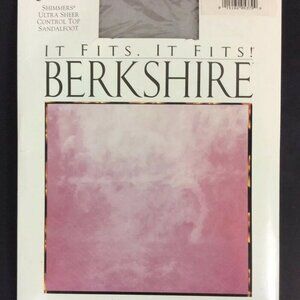 Berkshire Shimmers Pantyhose Queen 1X-2X Silver Control Top Sandalfoot 4412